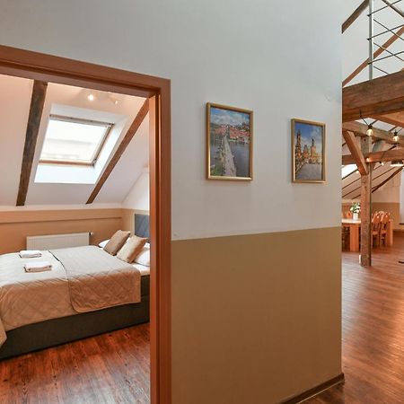 Amazing Charles Bridge Apartment Praga Zewnętrze zdjęcie