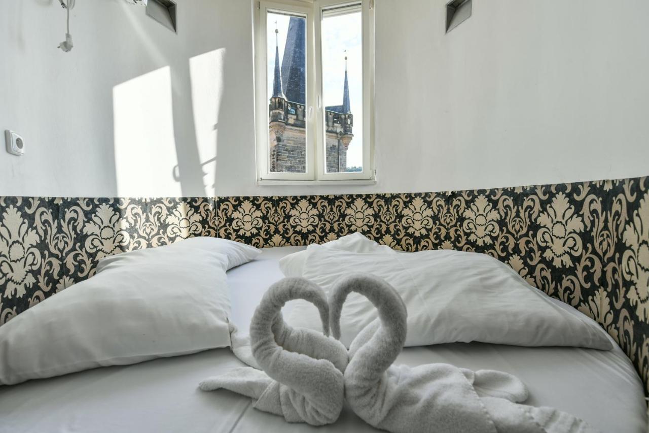 Amazing Charles Bridge Apartment Praga Zewnętrze zdjęcie