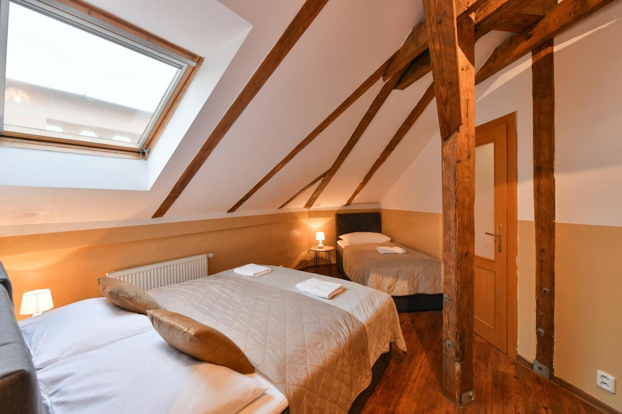 Amazing Charles Bridge Apartment Praga Zewnętrze zdjęcie