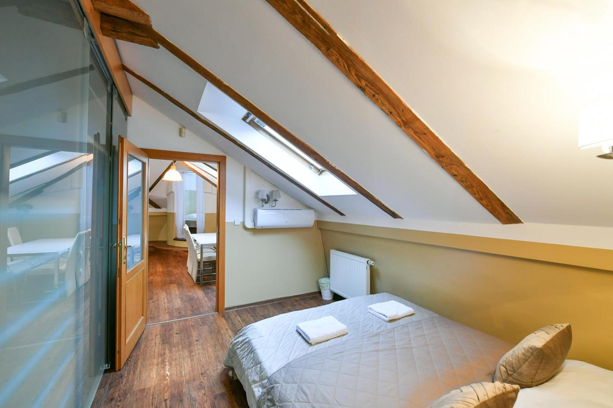 Amazing Charles Bridge Apartment Praga Zewnętrze zdjęcie