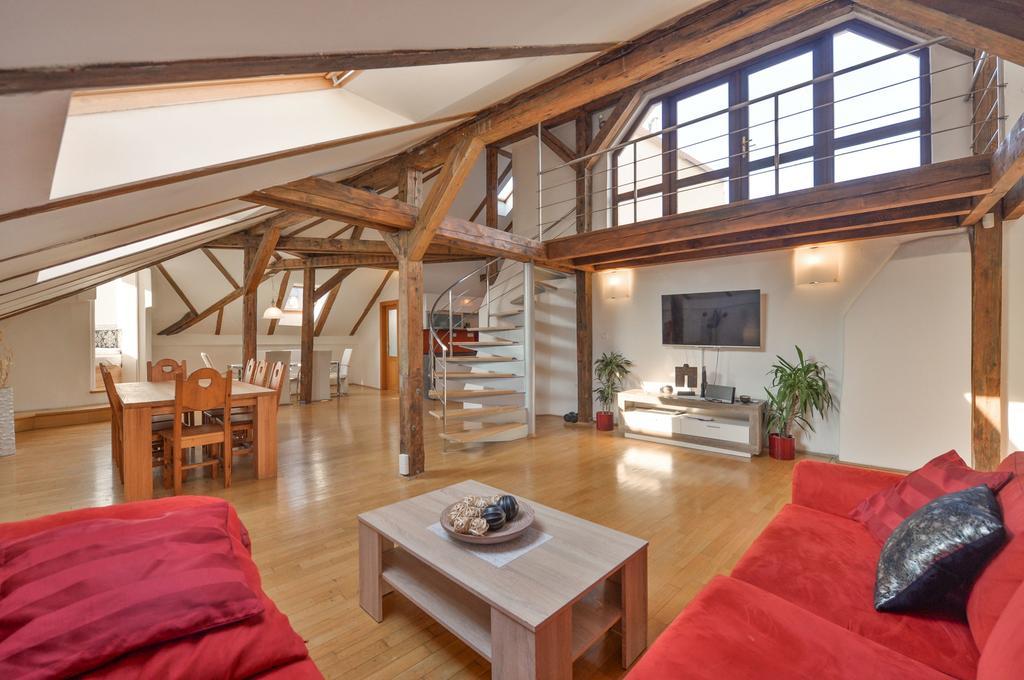 Amazing Charles Bridge Apartment Praga Zewnętrze zdjęcie