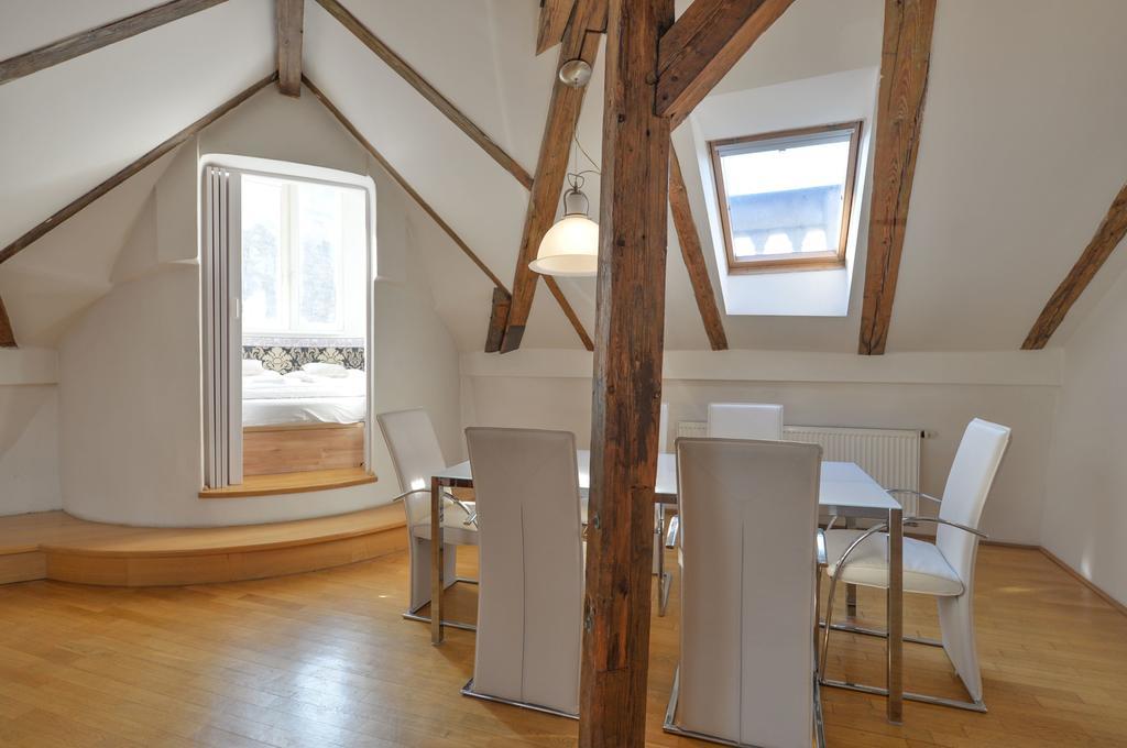Amazing Charles Bridge Apartment Praga Zewnętrze zdjęcie