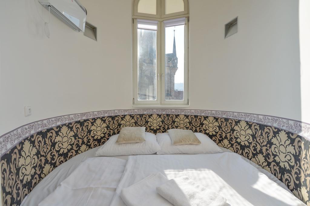 Amazing Charles Bridge Apartment Praga Zewnętrze zdjęcie
