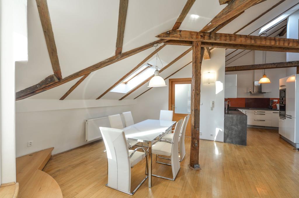 Amazing Charles Bridge Apartment Praga Zewnętrze zdjęcie